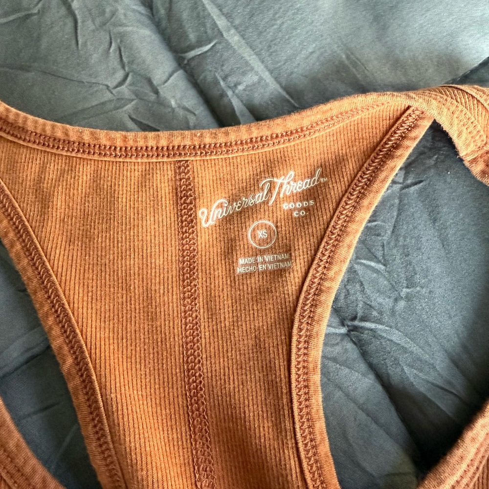 Universal Thread Tank Top - Picture 3 of 3